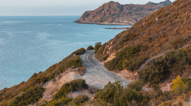 Road trip en Corse à moto : ce qu'il faut savoir avant de partir